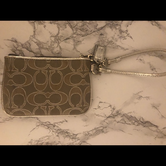 Coach wristlet - Picture 3 of 4